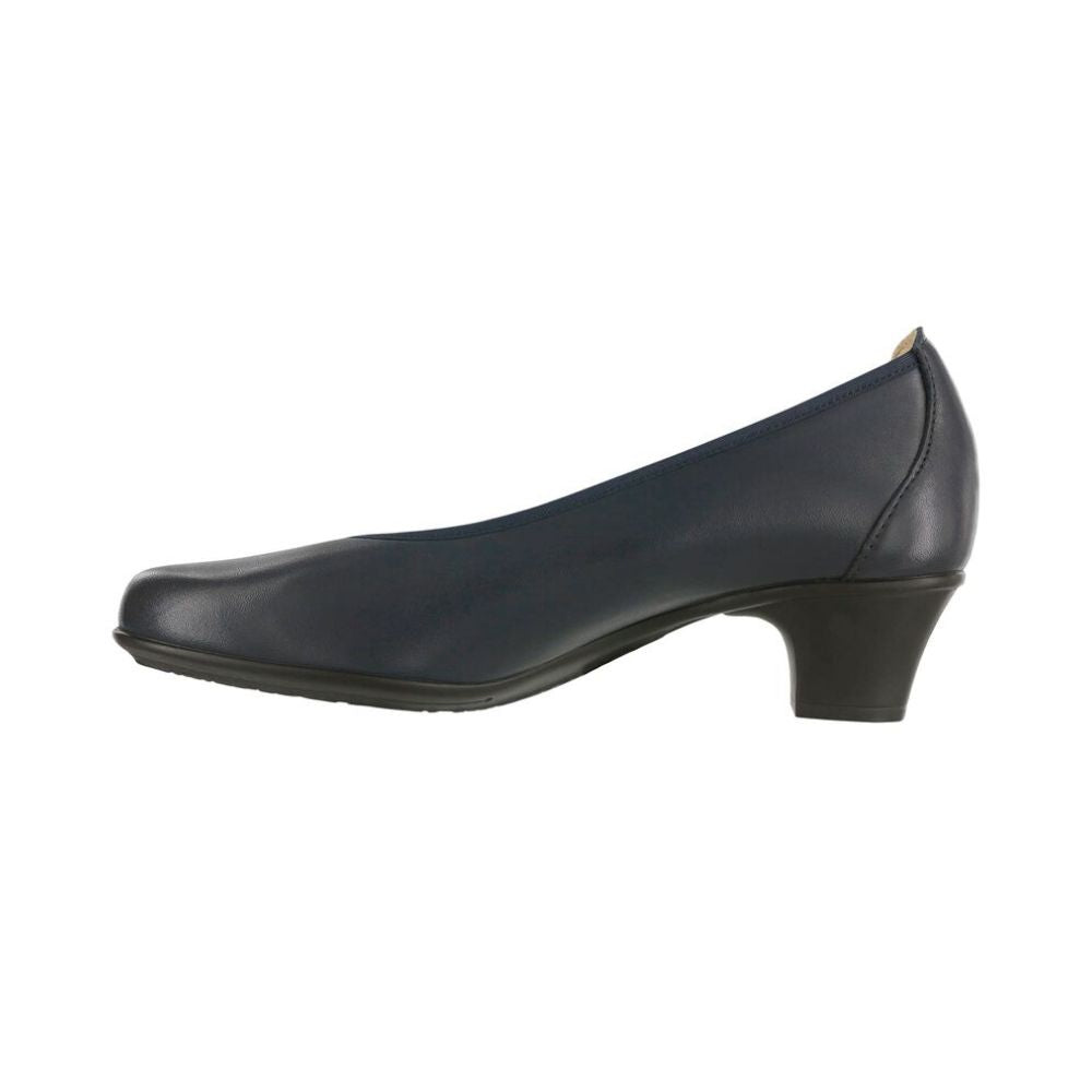 SAS Women’s Milano Leather Comfort Pump – Navy