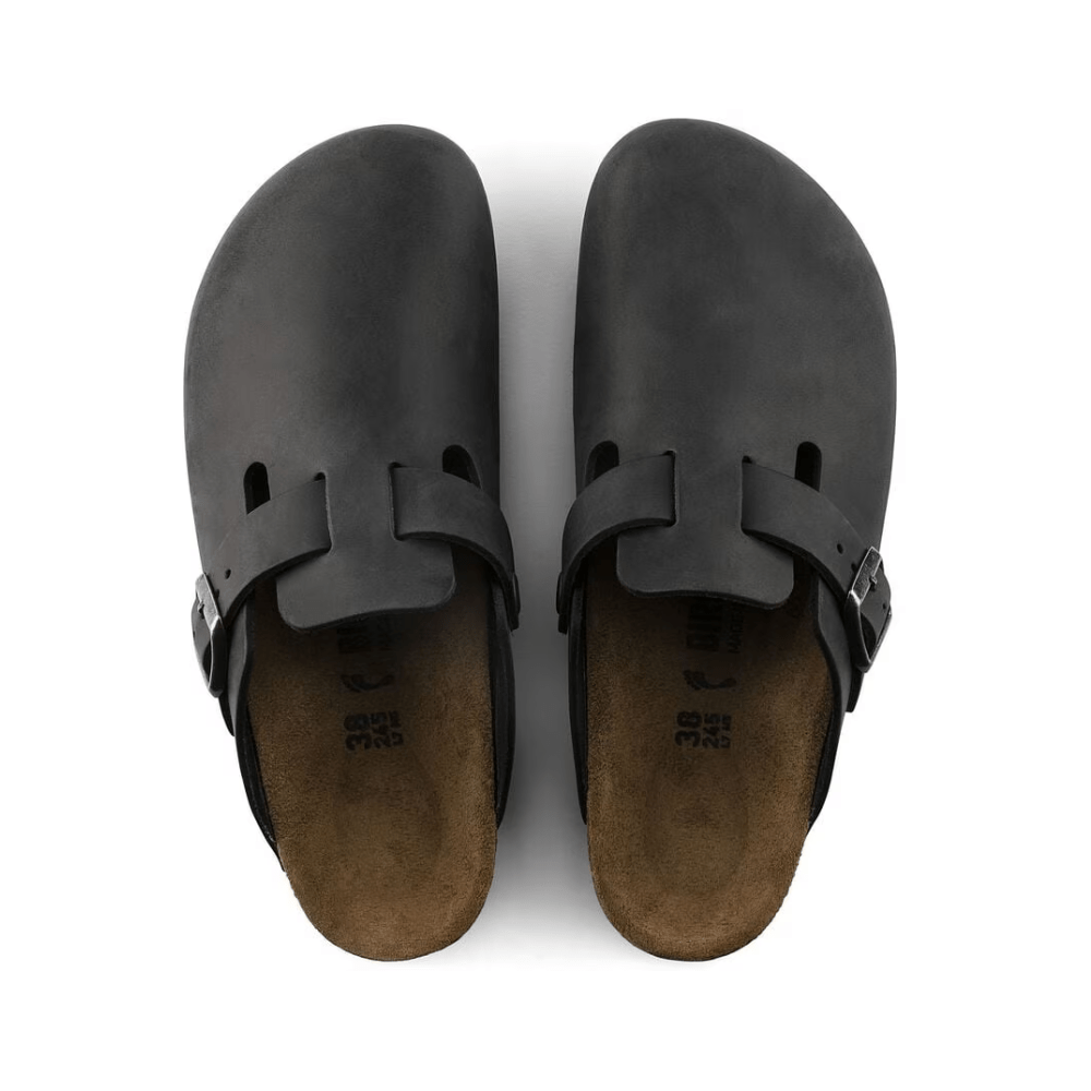 Birkenstock Unisex Boston BS Oiled Leather Clog Sandal - Black - Unisex SandalsBirkenstock