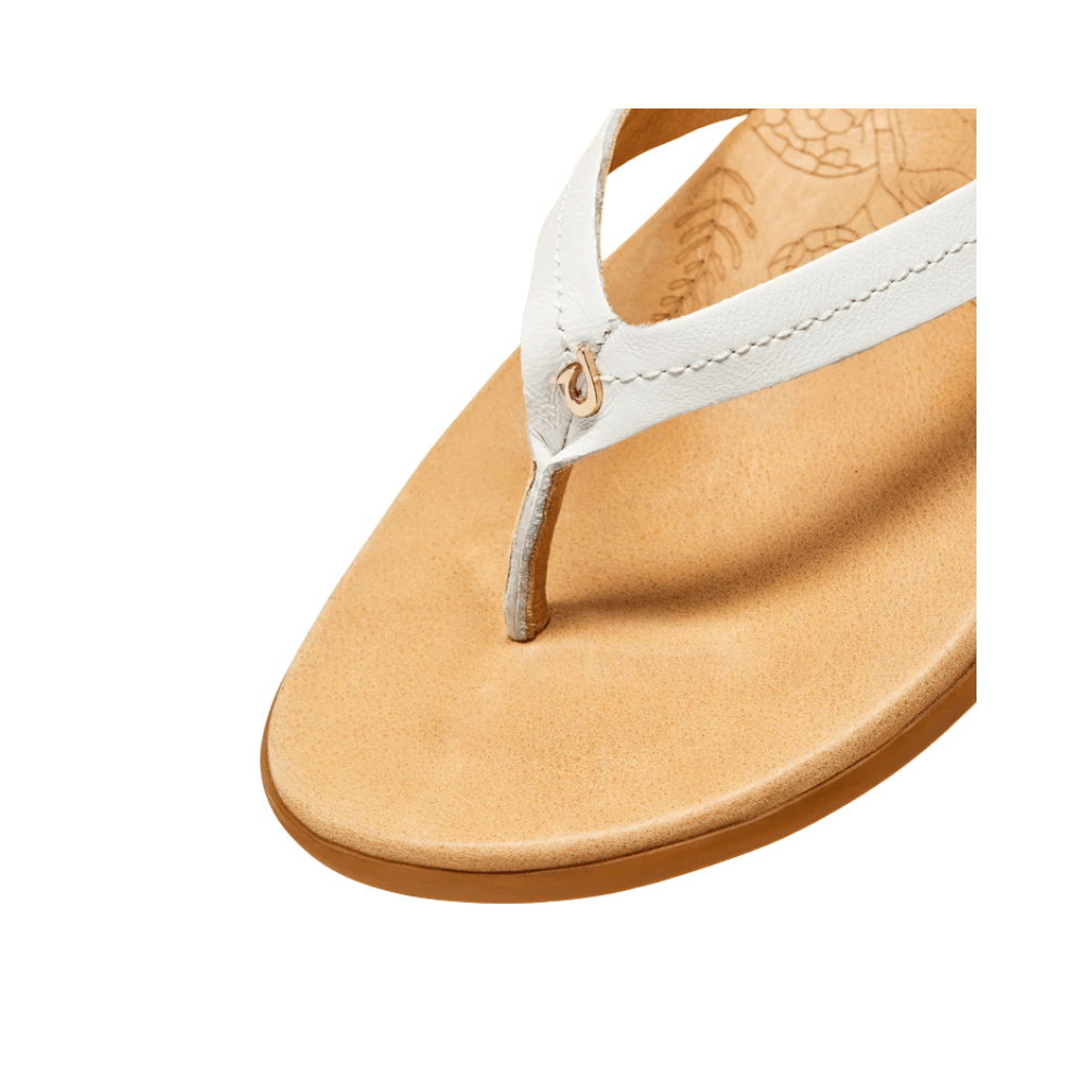 Olukai Honu Women’s Leather Beach Sandals - Bright White / Golden Sand 7