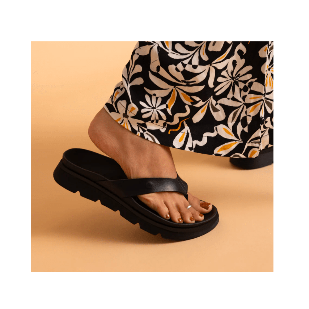 REEF Vista Luxe Vivianahh Women’s Sandals – Black/Black 6