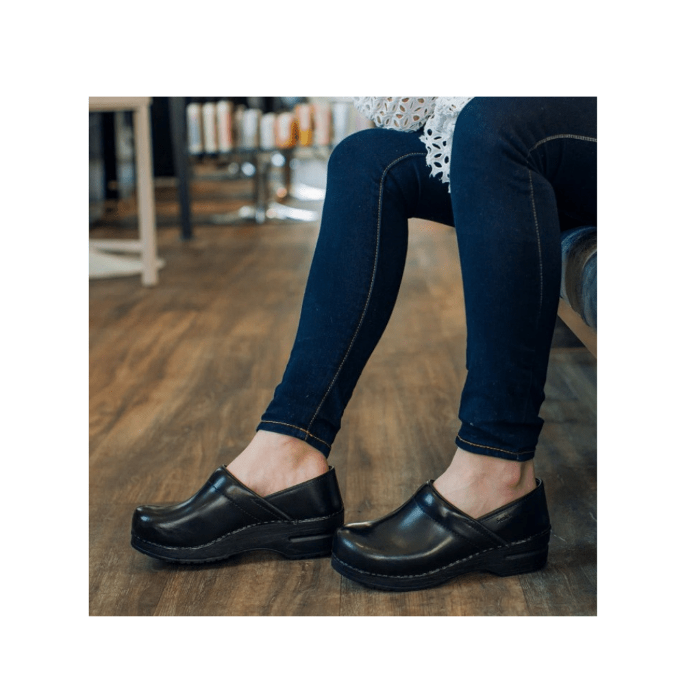 Sanita Pro Cabrio Women’s Clogs – Black| Wide 6