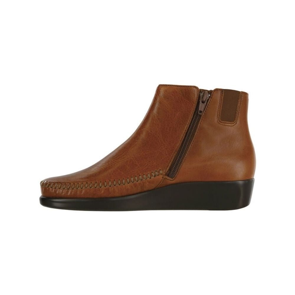 SAS Women's Jade Comfort Ankle Bootie – Chestnut 5