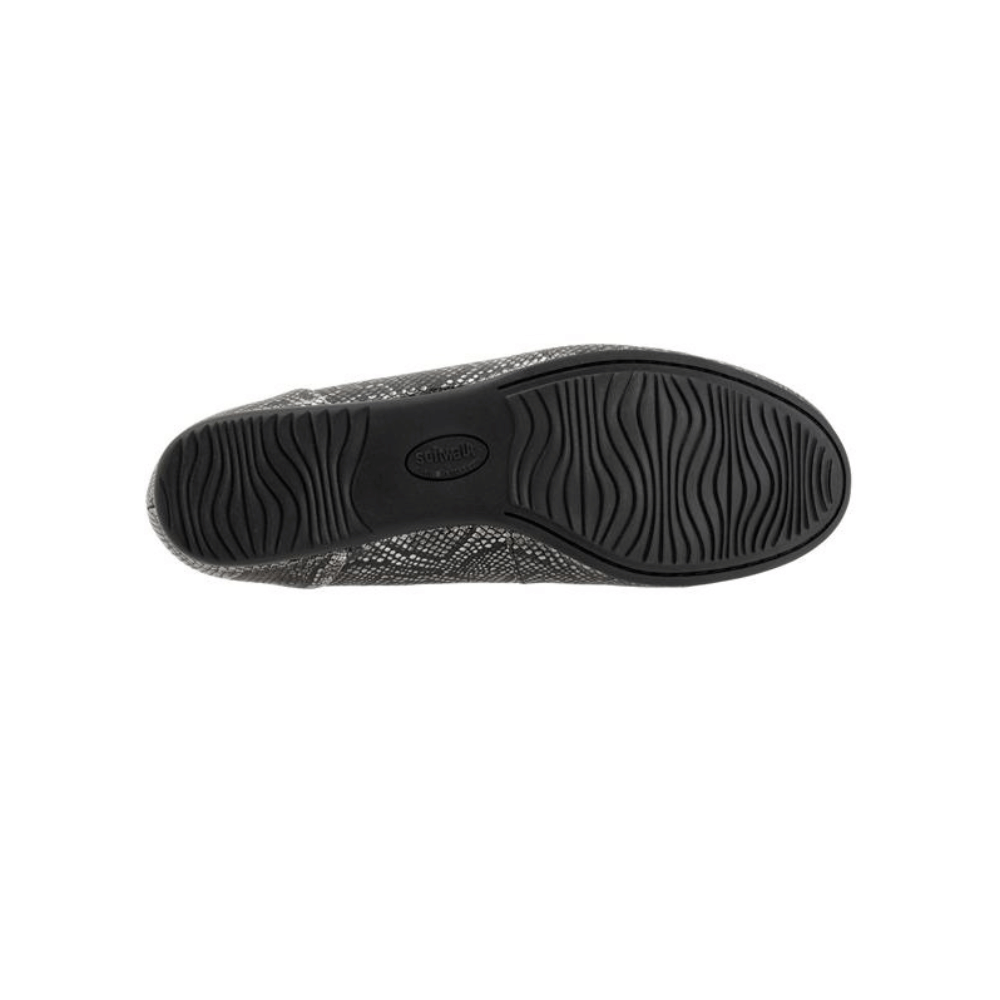 SoftWalk Sonoma Women's Snake-Embossed Leather Ballet Flat - Black Snake