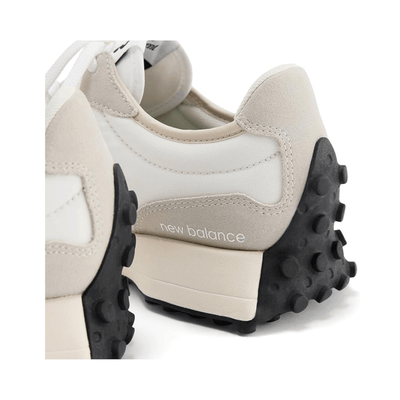 New Balance Unisex 327 Lightweight Running Shoe Sea Salt / White 7