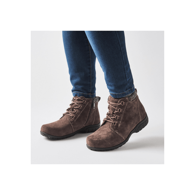 Propét Women's Delaney Scotchgard Leather & Suede Ankle Boot 13