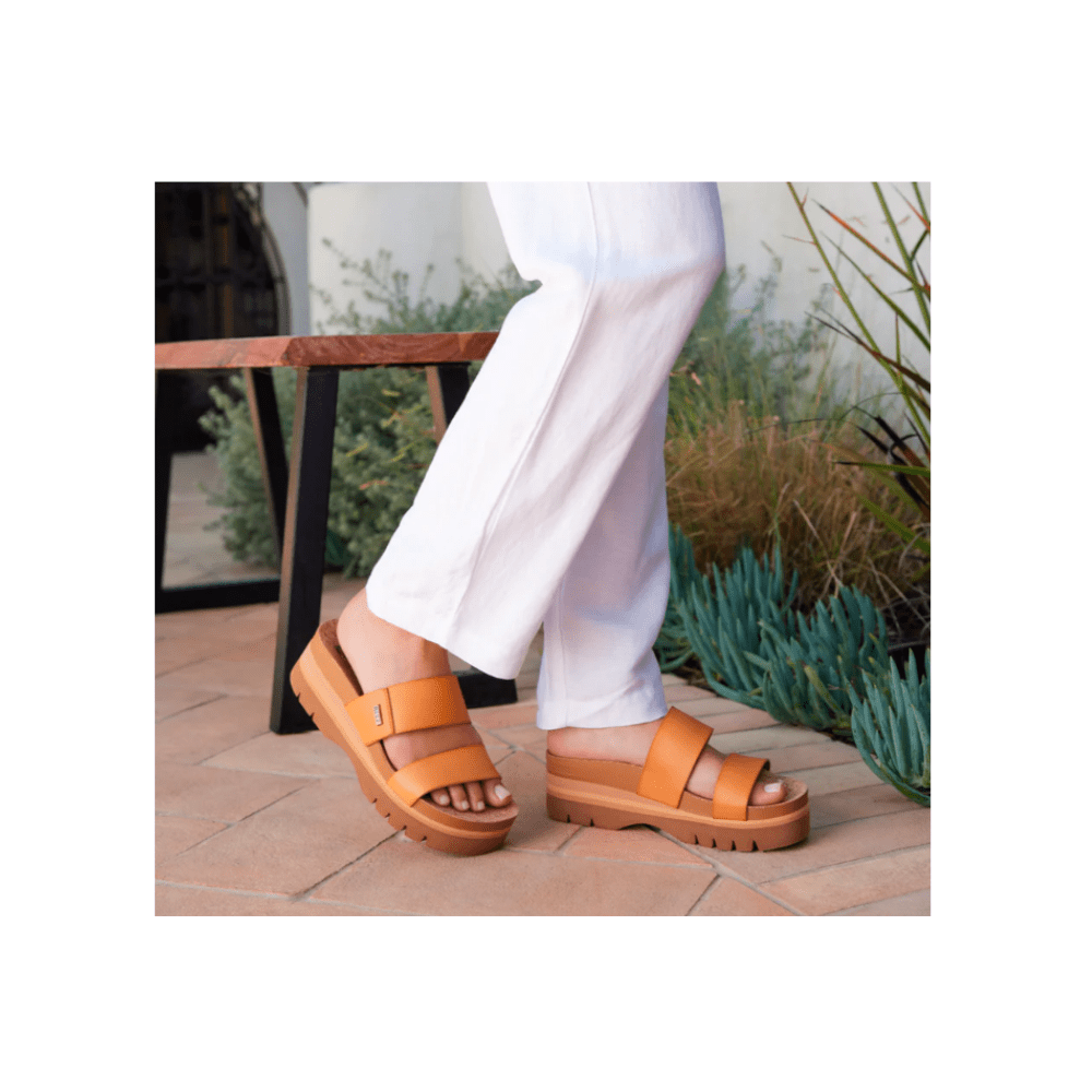 REEF Cushion Vista Higher Women’s Sandals – Natural 6