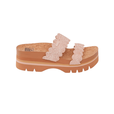 REEF Cushion Vista Higher Women’s Sandals – Scalloped Rose 1