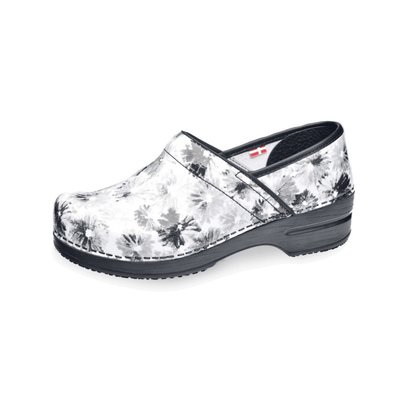 Sanita Inkwell Printed Patent Women’s Clogs – Black 5