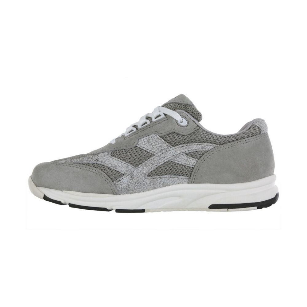 SAS Women’s Tour Mesh Active Sneaker – Plata Mix 5
