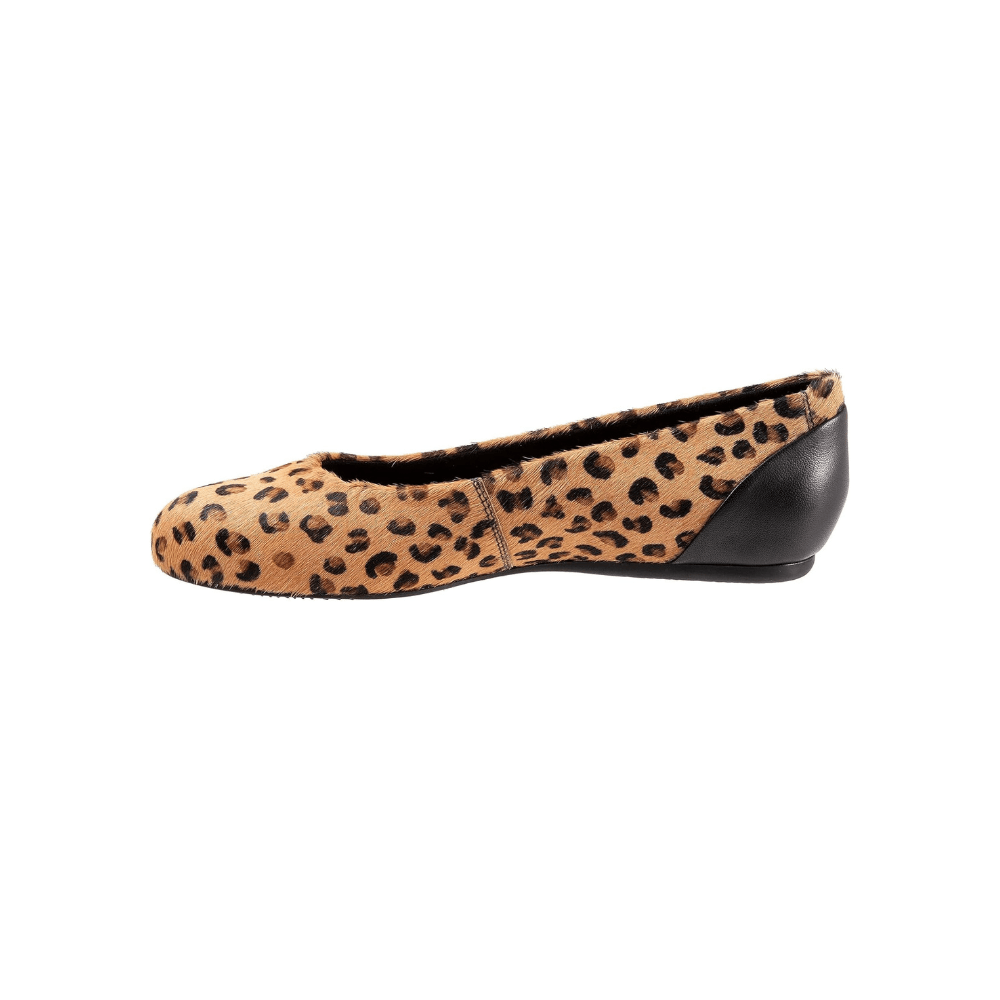 SoftWalk Sonoma Women's Animal Print Leather Ballet Flat - Tan Cheetah 5