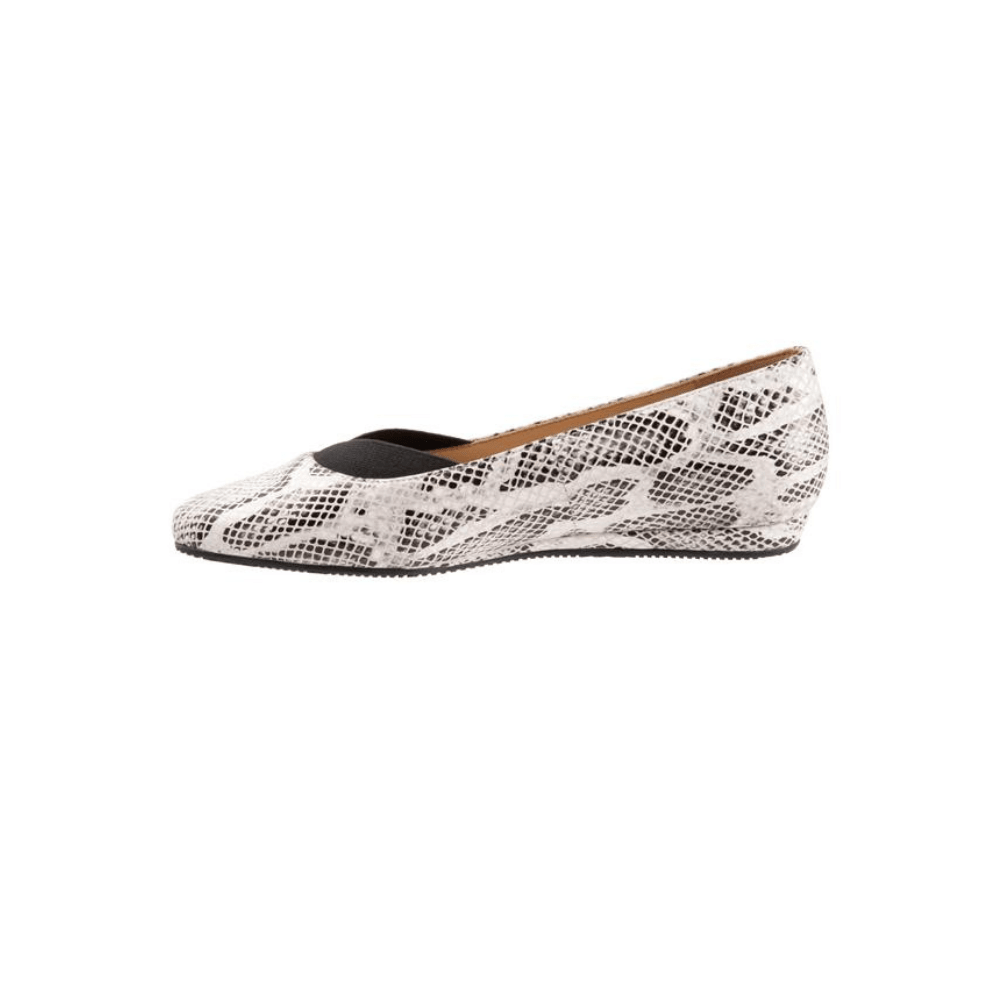 SoftWalk Women's Viana Leather Comfort Loafer Flat - Black White Snake 5
